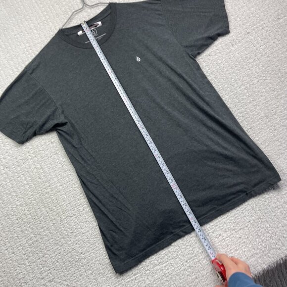 Y2K Volcom T-Shirt Men L Gray Minimalist Logo Tee Surf Skate Casual Summer Read - Picture 9 of 16